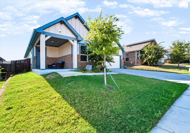 Photo 18 of Single family home for sale at 2220 Redwing Dr, Denton, TX 76205 | MLS# 21358143 | Listing updated on 2026-10-06