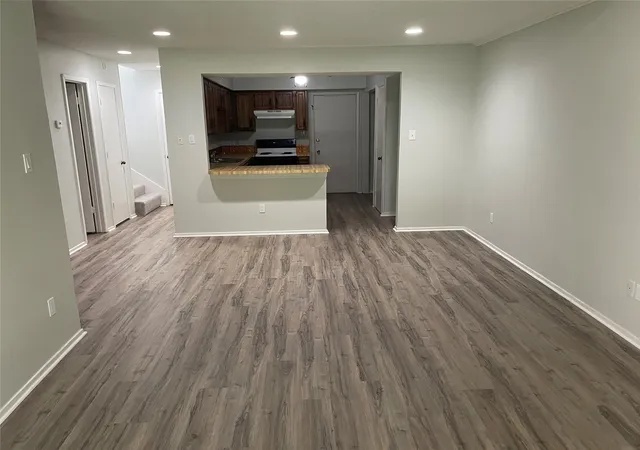 Photo 4 of Townhouse for sale at 810 Clarissa Pl, Garland, TX 75040 | MLS# 21361173 | Listing updated on 2026-09-30