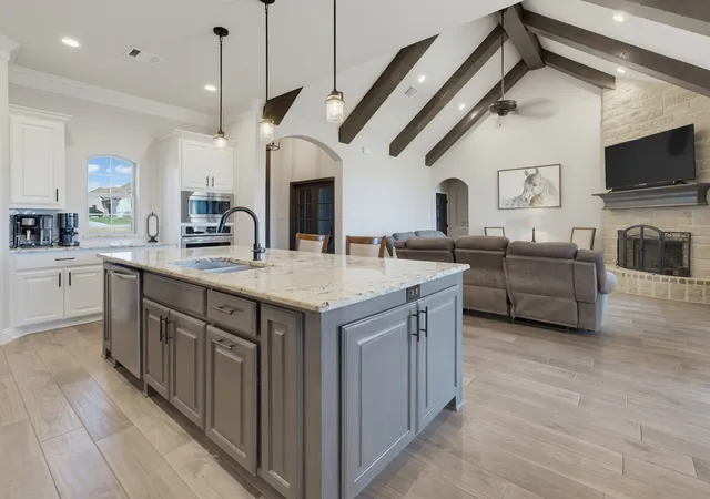 Photo 3 of Single family home for sale at 139 Bluff Ridge Ct, Paradise, TX 76073 | MLS# 21353073 | Listing updated on 2026-08-18