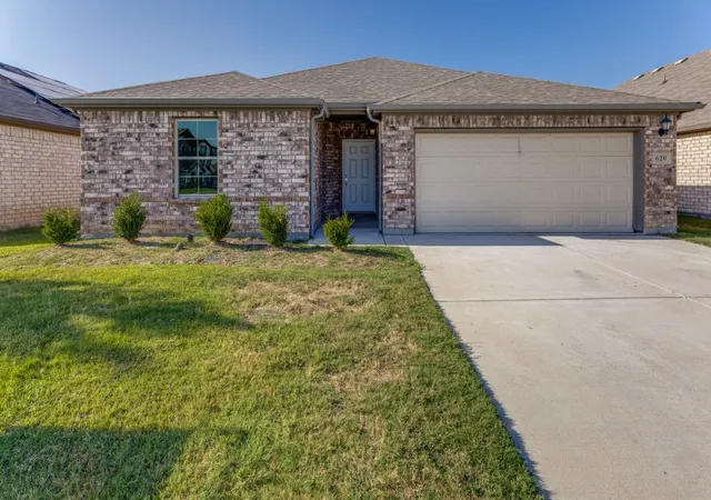 Photo 1 of Single family home for sale at 620 Bronze Forest Dr, Fort Worth, TX 76131 | MLS# 21361194 | Listing updated on 2026-10-02