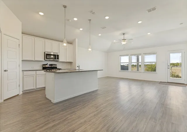 Photo 3 of Single family home for sale at 620 Bronze Forest Dr, Fort Worth, TX 76131 | MLS# 21361194 | Listing updated on 2026-10-02