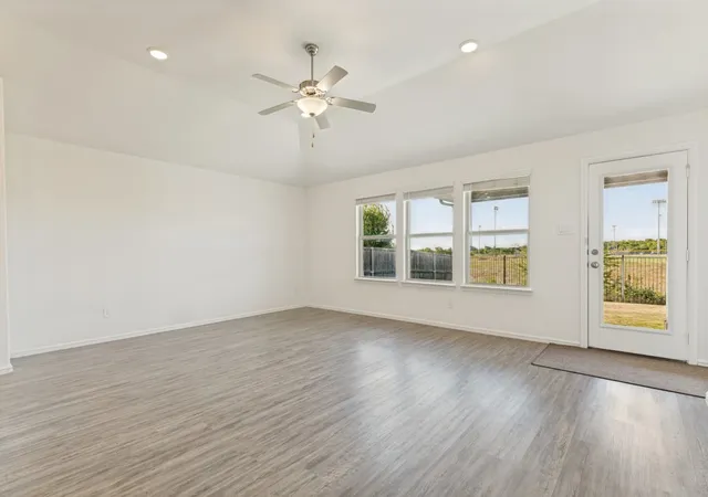 Photo 3 of Single family home for sale at 620 Bronze Forest Dr, Fort Worth, TX 76131 | MLS# 21361194 | Listing updated on 2026-10-02