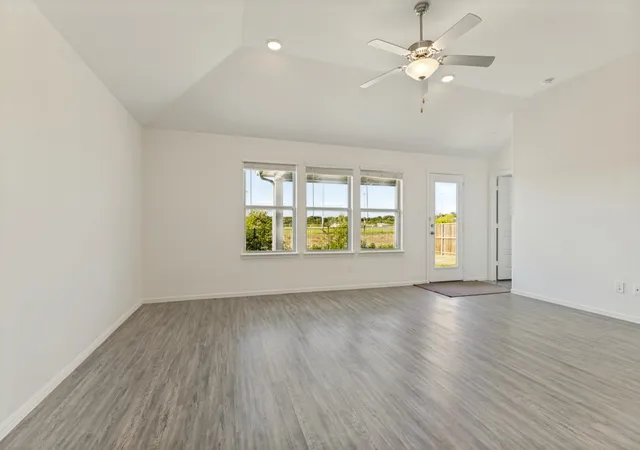 Photo 4 of Single family home for sale at 620 Bronze Forest Dr, Fort Worth, TX 76131 | MLS# 21361194 | Listing updated on 2026-10-02