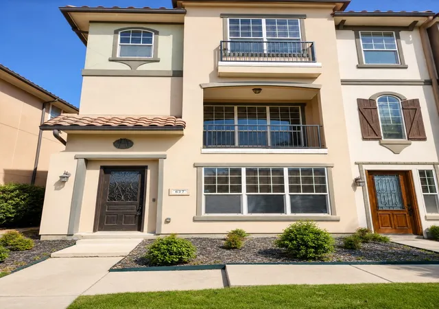 Condo for sale at 627 Senda #58, Irving, TX 75039 | MLS# 21361211