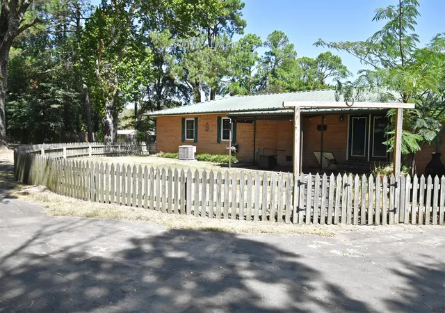 Photo 3 of Single family home for sale at 111 E Oak St, Yantis, TX 75497 | MLS# 21359993 | Listing updated on 2026-08-17