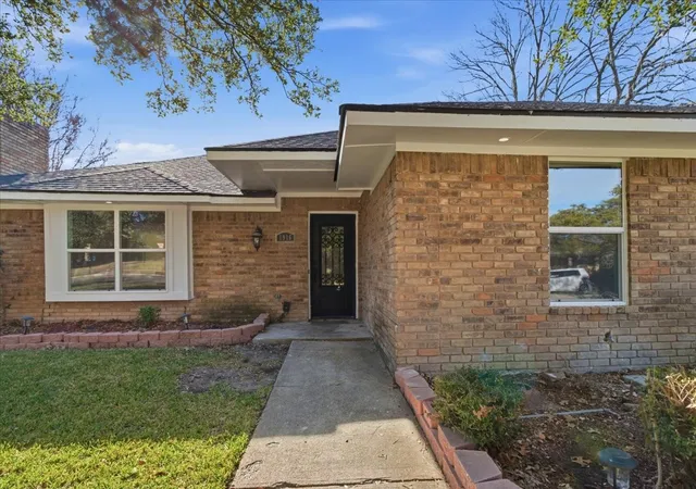 Photo 3 of Single family home for sale at 1916 Macao Pl, Plano, TX 75075 | MLS# 21361228 | Listing updated on 2026-08-29