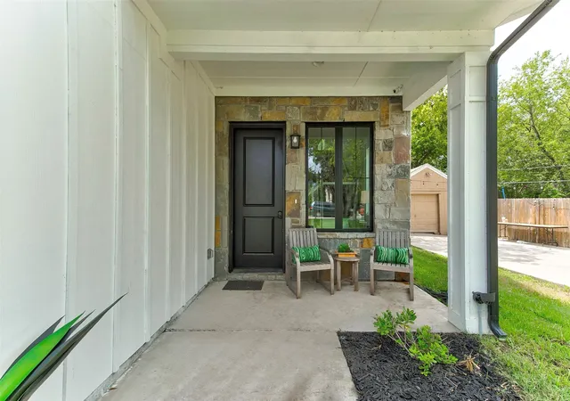 Photo 2 of Single family home for sale at 2928 Livingston Ave, Fort Worth, TX 76110 | MLS# 21361285 | Listing updated on 2026-08-16