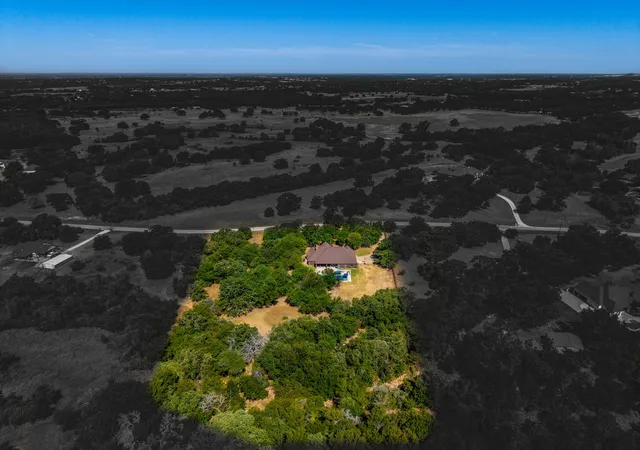 Photo 4 of Single family home for sale at 391 Sandpiper Dr, Weatherford, TX 76088 | MLS# 21354872 | Listing updated on 2026-08-17