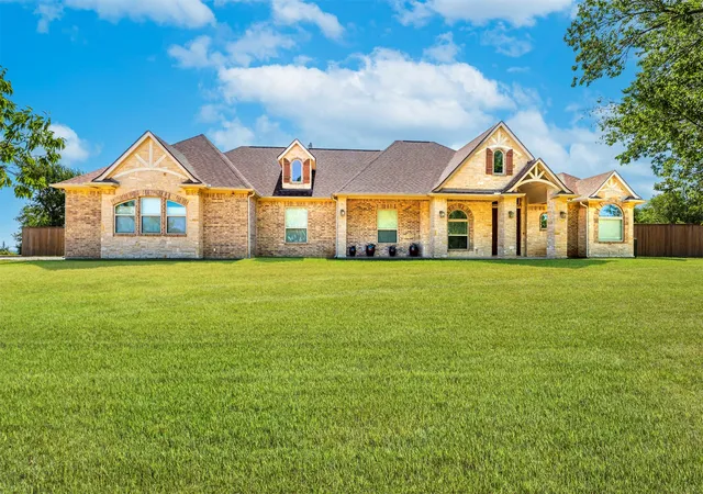 Photo 2 of Single family home for sale at 223 E Bay Dr, Bridgeport, TX 76426 | MLS# 21360622 | Listing updated on 2026-09-16