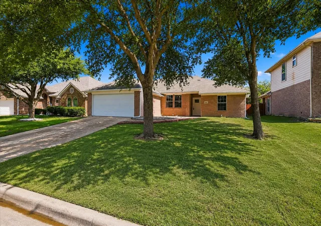 Photo 3 of Single family home for sale at 5424 Appalachian Wy, Fort Worth, TX 76123 | MLS# 21359123 | Listing updated on 2026-08-22