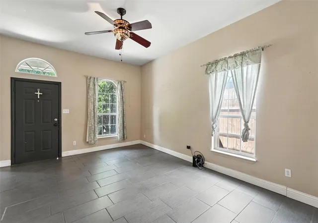 Photo 2 of Single family home for sale at 1510 N Carroll Ave, Dallas, TX 75204 | MLS# 21361340 | Listing updated on 2026-08-17