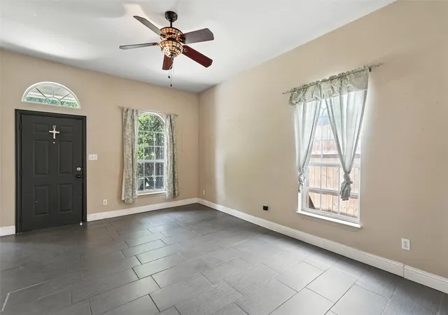 Photo 3 of Single family home for sale at 1510 N Carroll Ave, Dallas, TX 75204 | MLS# 21361340 | Listing updated on 2026-08-17