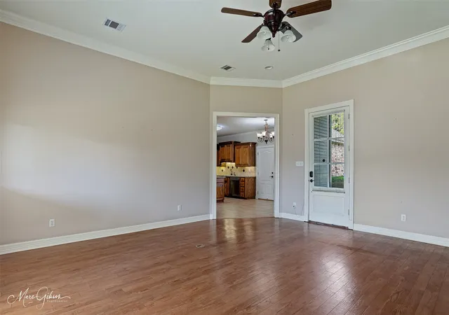 Photo 3 of Single family home for sale at 247 Olympia Dr, Shreveport, LA 71106 | MLS# 21361332 | Listing updated on 2026-08-28
