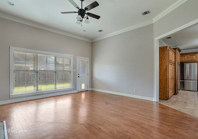 Photo 4 of Single family home for sale at 247 Olympia Dr, Shreveport, LA 71106 | MLS# 21361332 | Listing updated on 2026-08-28