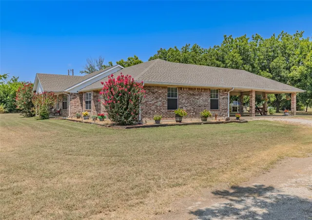 Photo 4 of Single family home for sale at 4886 White Rock, Lone Oak, TX 75453 | MLS# 21361159 | Listing updated on 2026-08-18