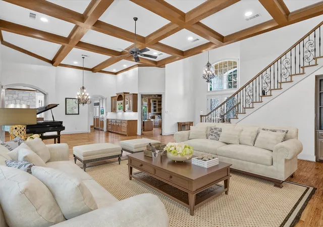 Photo 3 of Single family home for sale at 3105 E Briar Ln, Southlake, TX 76092 | MLS# 21349590 | Listing updated on 2026-08-30
