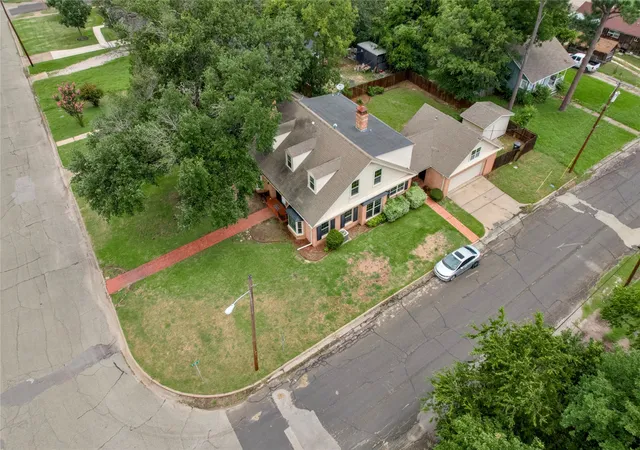 Photo 3 of Single family home for sale at 601 N 25th St, Corsicana, TX 75110 | MLS# 21361373 | Listing updated on 2026-08-19