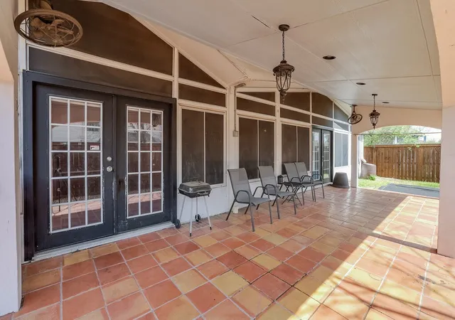 Photo 3 of Single family home for sale at 706 Gentry Dr, Arlington, TX 76018 | MLS# 21361411 | Listing updated on 2026-08-18
