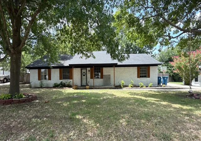 Photo 1 of Single family home for sale at 7 Amity Ln, Rockwall, TX 75087 | MLS# 21359769 | Listing updated on 2026-08-17