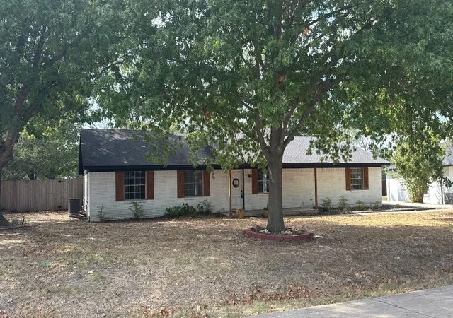 Photo 3 of Single family home for sale at 7 Amity Ln, Rockwall, TX 75087 | MLS# 21359769 | Listing updated on 2026-09-26