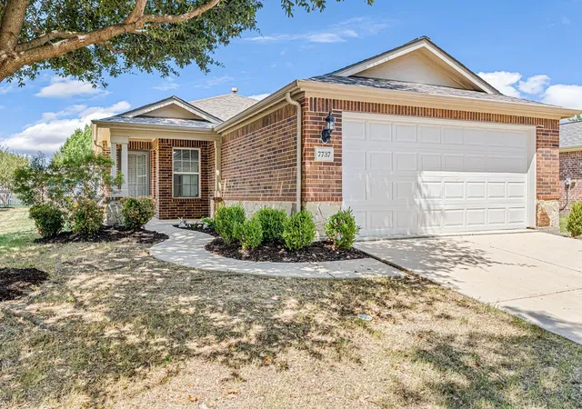 Photo 2 of Single family home for sale at 7737 Longaberger Dr, Frisco, TX 75036 | MLS# 21360662 | Listing updated on 2026-09-02