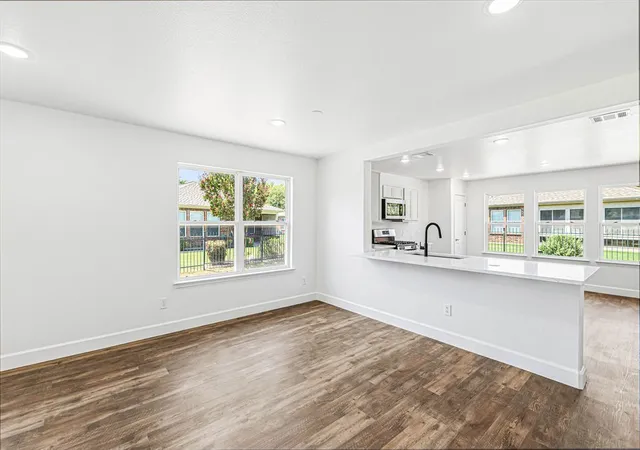 Photo 4 of Single family home for sale at 7737 Longaberger Dr, Frisco, TX 75036 | MLS# 21360662 | Listing updated on 2026-09-30