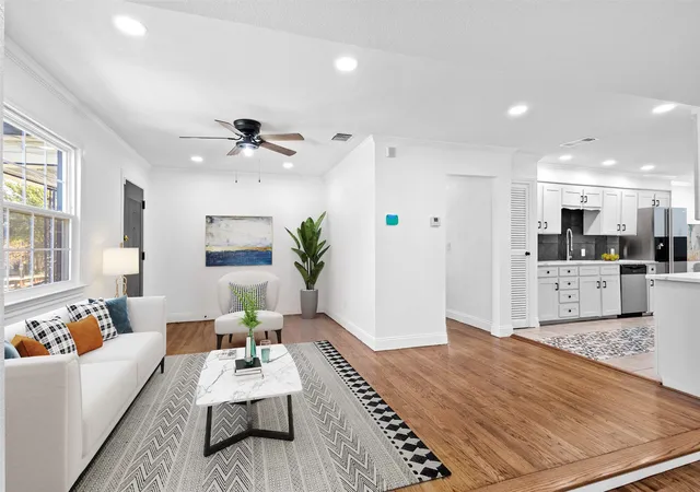Photo 2 of Single family home for sale at 1100 E Bowie St, Fort Worth, TX 76104 | MLS# 21349458 | Listing updated on 2026-09-28