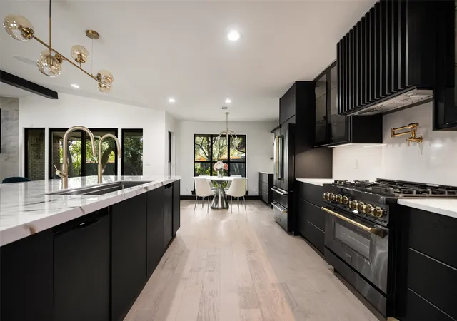 Photo 4 of Single family home for sale at 7336 Lakehurst Ave, Dallas, TX 75230 | MLS# 21342825 | Listing updated on 2026-08-23