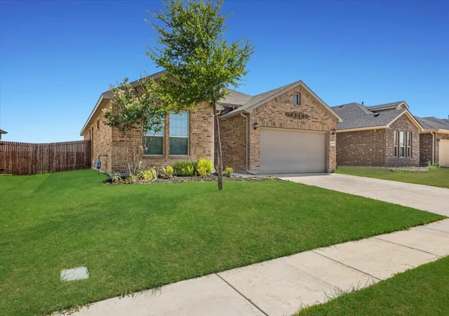 Photo 3 of Single family home for sale at 1402 Pleasanton Rd, Cleburne, TX 76033 | MLS# 21361477 | Listing updated on 2026-08-17