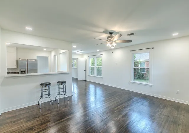 Photo 3 of Sale Pending at 2200 N 52Nd St, Waco, TX 76710 | MLS# 21361473 | Listing updated on 2026-09-27