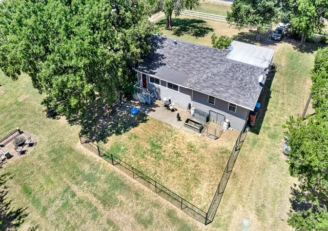 Photo 3 of Single family home for sale at 2403 State Hwy 78 S, Farmersville, TX 75442 | MLS# 21329898 | Listing updated on 2026-08-20