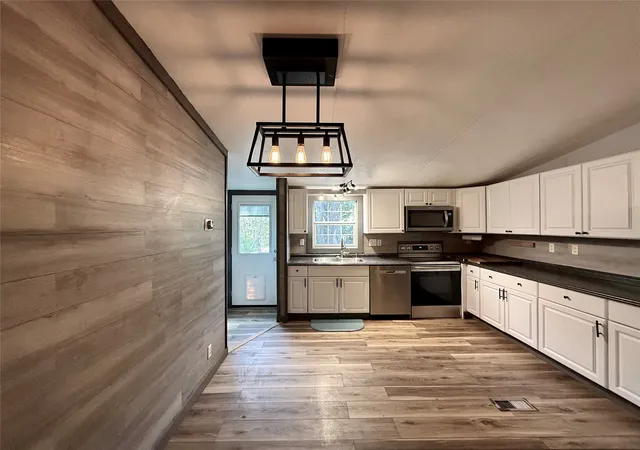 Photo 3 of Manufactured home for sale at 1410 E Loop 254, Ranger, TX 76470 | MLS# 21361059 | Listing updated on 2026-10-05