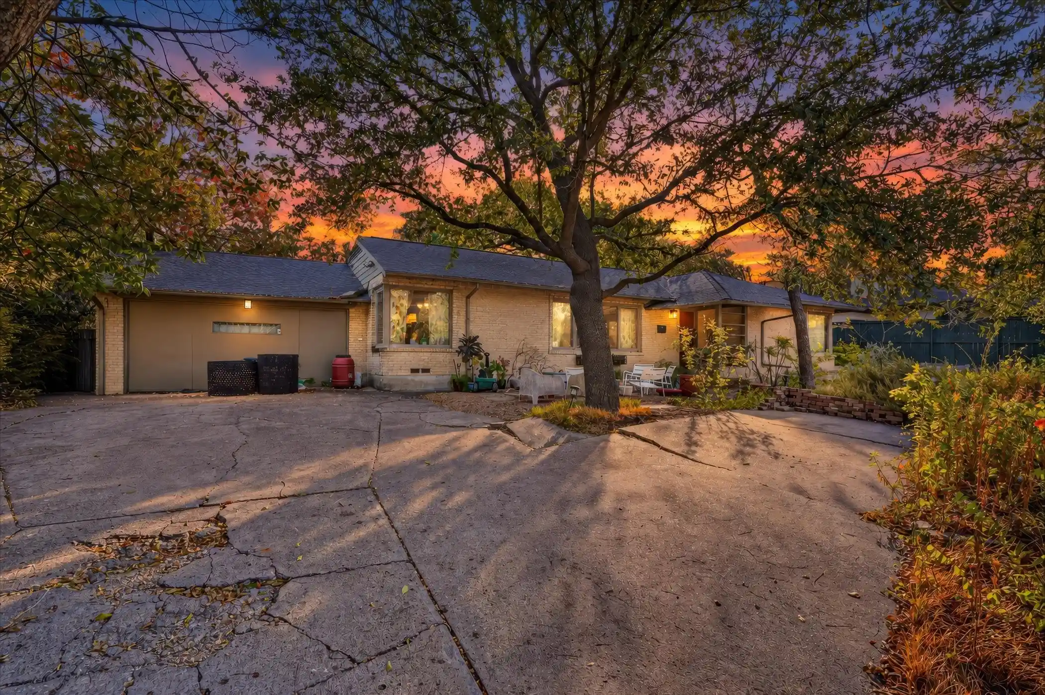 Photo 1 of Single family home for sale at 1058 N Buckner Blvd, Dallas, TX 75218 | MLS# 21361369 | Listing updated on 2026-10-17