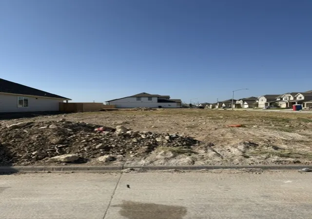 Photo 2 of Single family home for sale at 1109 Runway Rd, Fort Worth, TX 76131 | MLS# 21361546 | Listing updated on 2026-08-25