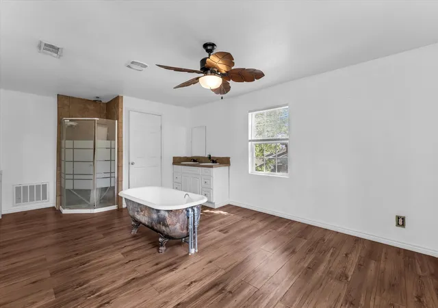 Photo 3 of Single family home for sale at 101 S Archer St, Groesbeck, TX 76642 | MLS# 21360232 | Listing updated on 2026-09-24