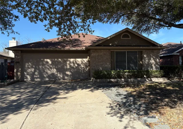 Photo 1 of Sale Pending at 1440 Thibodeaux Dr, Round Rock, TX 78664 | MLS# 21361504 | Listing updated on 2026-08-31