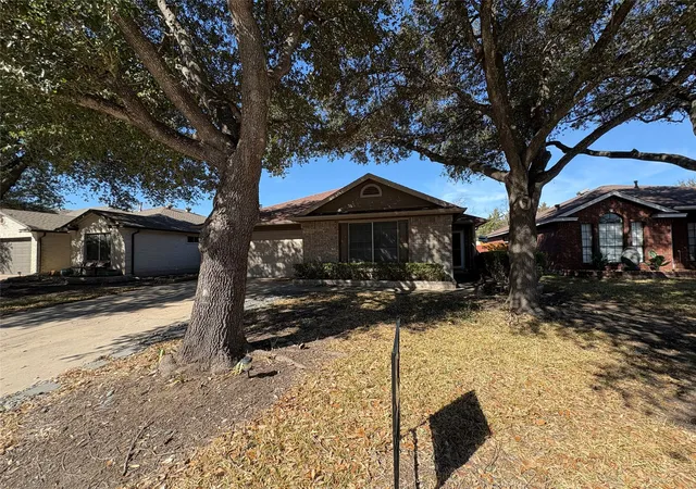 Photo 2 of Sale Pending at 1440 Thibodeaux Dr, Round Rock, TX 78664 | MLS# 21361504 | Listing updated on 2026-08-31
