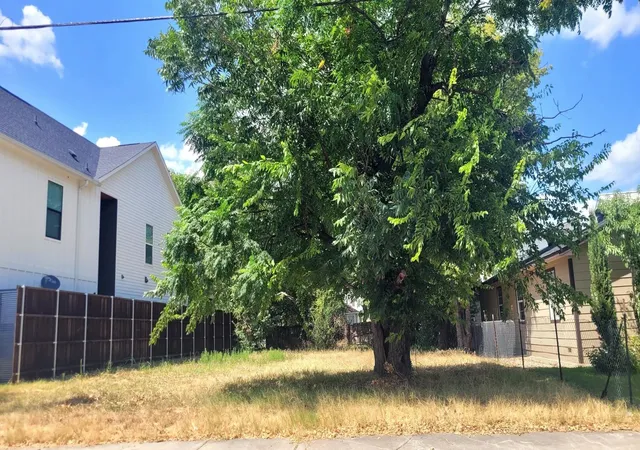 Photo 2 of Land for sale at 1115 Bayonne St, Dallas, TX 75212 | MLS# 21361567 | Listing updated on 2026-08-19