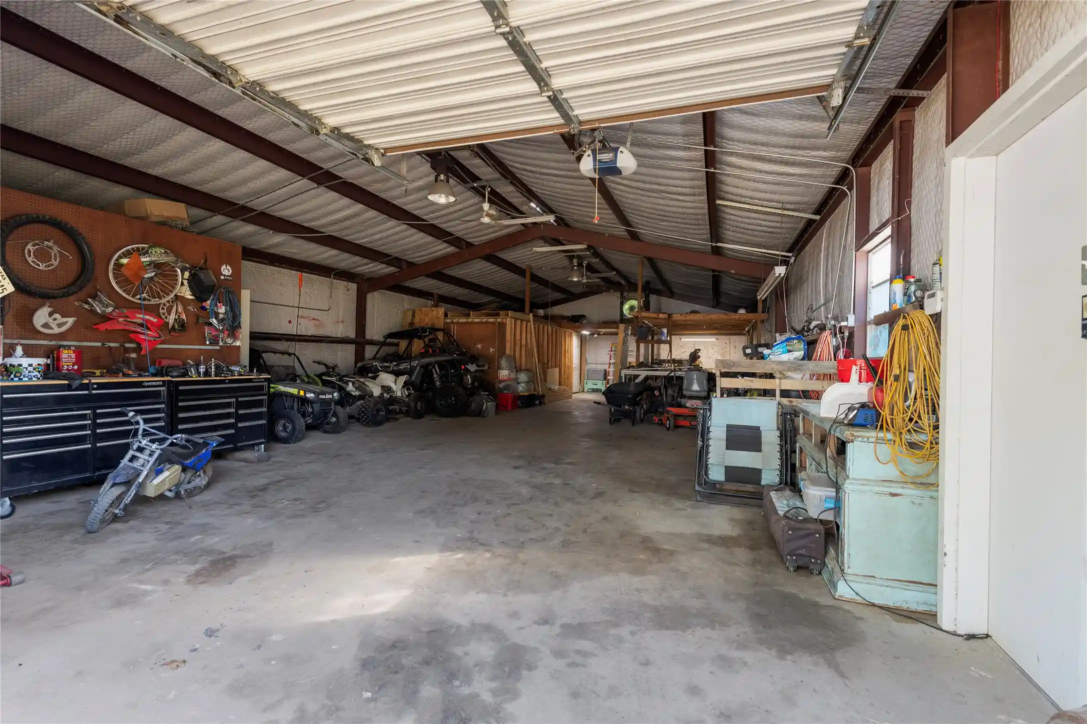 Photo 1 of Single family home for sale at 6947 Fm 2494, Athens, TX 75751 | MLS# 21361585 | Listing updated on 2026-10-11