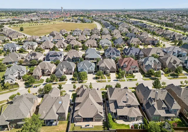 Photo 40 of Sale Pending at 967 Kettledrum Dr, Frisco, TX 75036 | MLS# 21361563 | Listing updated on 2026-08-26