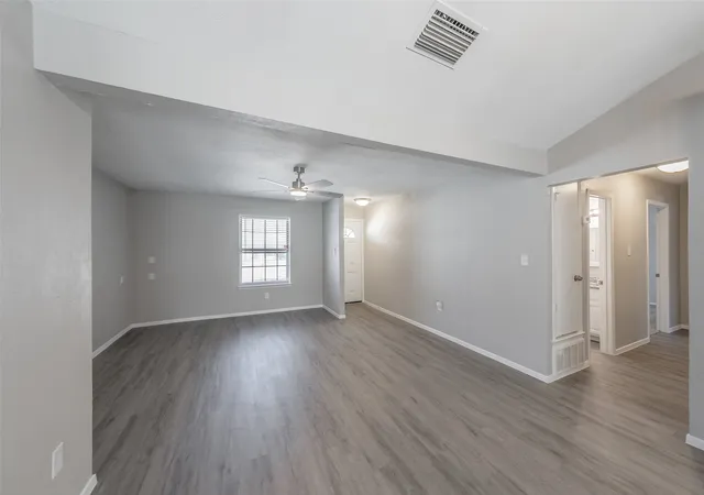 Photo 4 of Sale Pending at 1546 Oakbrook St, Lancaster, TX 75134 | MLS# 21361380 | Listing updated on 2026-08-30