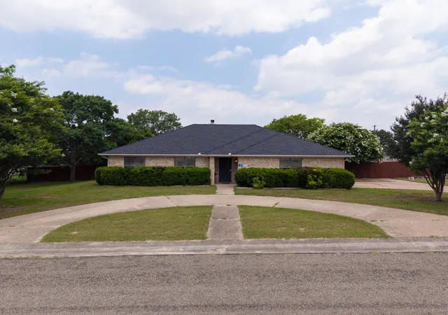 Photo 1 of Sale Pending at 148 Sunflower, Lampasas, TX 76550 | MLS# 21361621 | Listing updated on 2026-08-31