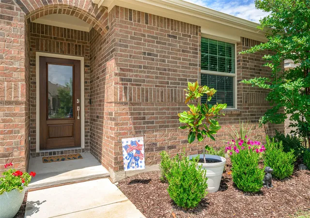 Photo 2 of Single family home for sale at 5829 Pensby Dr, Aubrey, TX 76227 | MLS# 21361597 | Listing updated on 2026-10-07