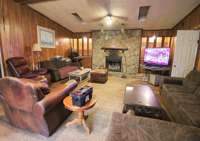 Photo 2 of Manufactured home for sale at 204 E 9th, Hooks, TX 75561 | MLS# 21361653 | Listing updated on 2026-08-31