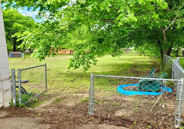 Photo 3 of Single family home for sale at 125 E Munson St, Denison, TX 75021 | MLS# 21361682 | Listing updated on 2026-09-16
