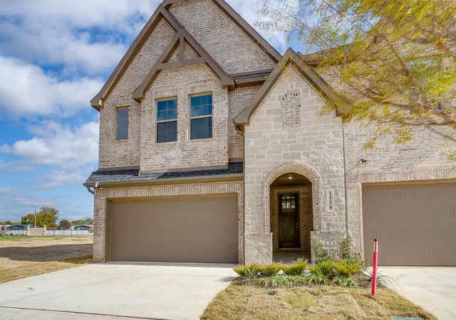 Photo 2 of Townhouse for sale at 1542 Homeplace Cir, Mansfield, TX 76063 | MLS# 21361719 | Listing updated on 2026-08-17