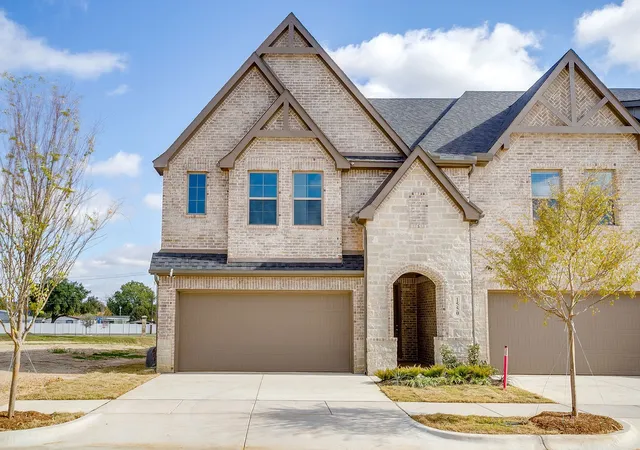 Photo 3 of Townhouse for sale at 1542 Homeplace Cir, Mansfield, TX 76063 | MLS# 21361719 | Listing updated on 2026-08-17