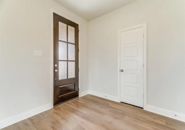 Photo 3 of Townhouse for sale at 1533 Homeplace Cir, Mansfield, TX 76063 | MLS# 21361735 | Listing updated on 2026-08-17