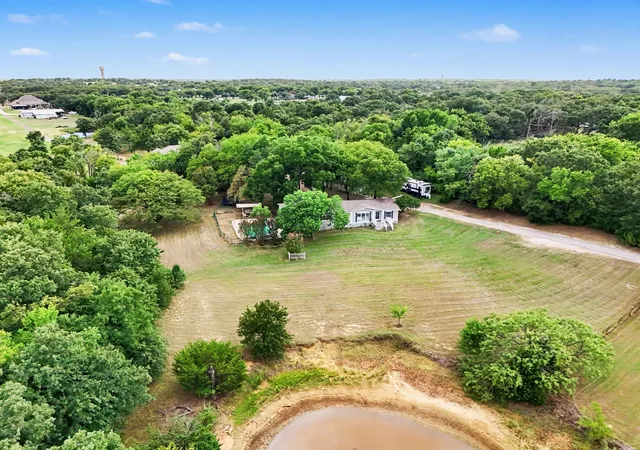 Photo 3 of Manufactured home for sale at 6356 Rendon Bloodworth Rd, Fort Worth, TX 76140 | MLS# 21332362 | Listing updated on 2026-08-17