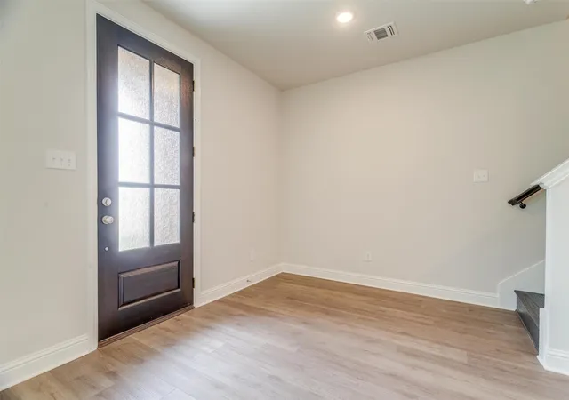 Photo 3 of Townhouse for sale at 1529 Homeplace Cir, Mansfield, TX 76063 | MLS# 21361762 | Listing updated on 2026-08-17